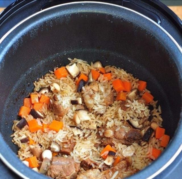 鸡腿电饭煲焖米饭做法(鸡腿焖米饭做法)图10