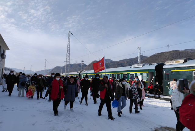 雪岭凤县元旦假期火力全开，吃喝玩乐尽在凤县