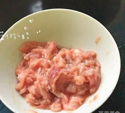 炒白豆干的家常做法大全(蒜叶炒白豆干)图4