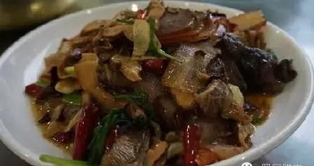 腊肉火腿肠搭配什么炒好吃,腊肉芹菜能和火腿肠一起炒吗图6