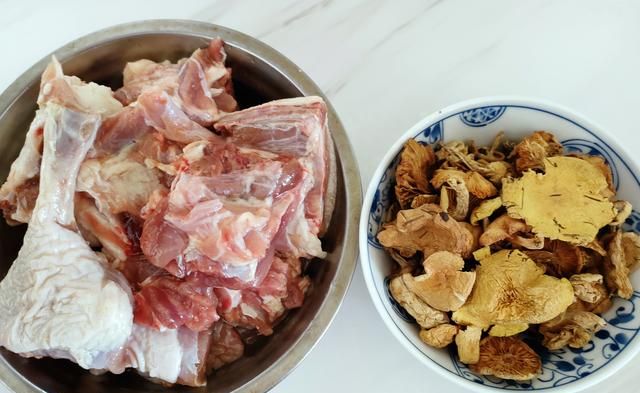 用鸭肉炖汤，记住“3个要”，没腥味，汤浓鲜美，比鸡汤喝着香