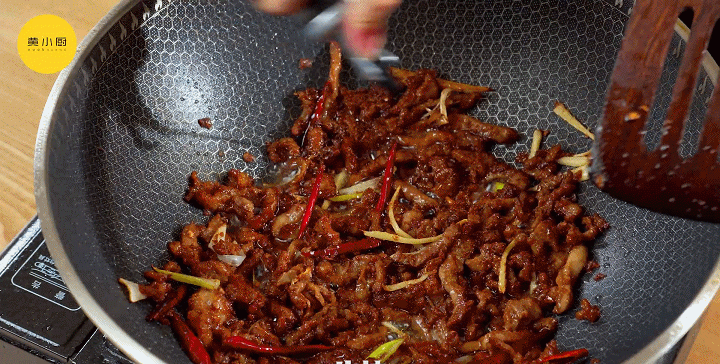 好家伙，这盘干香鲜辣的炒肉丝也太下饭了